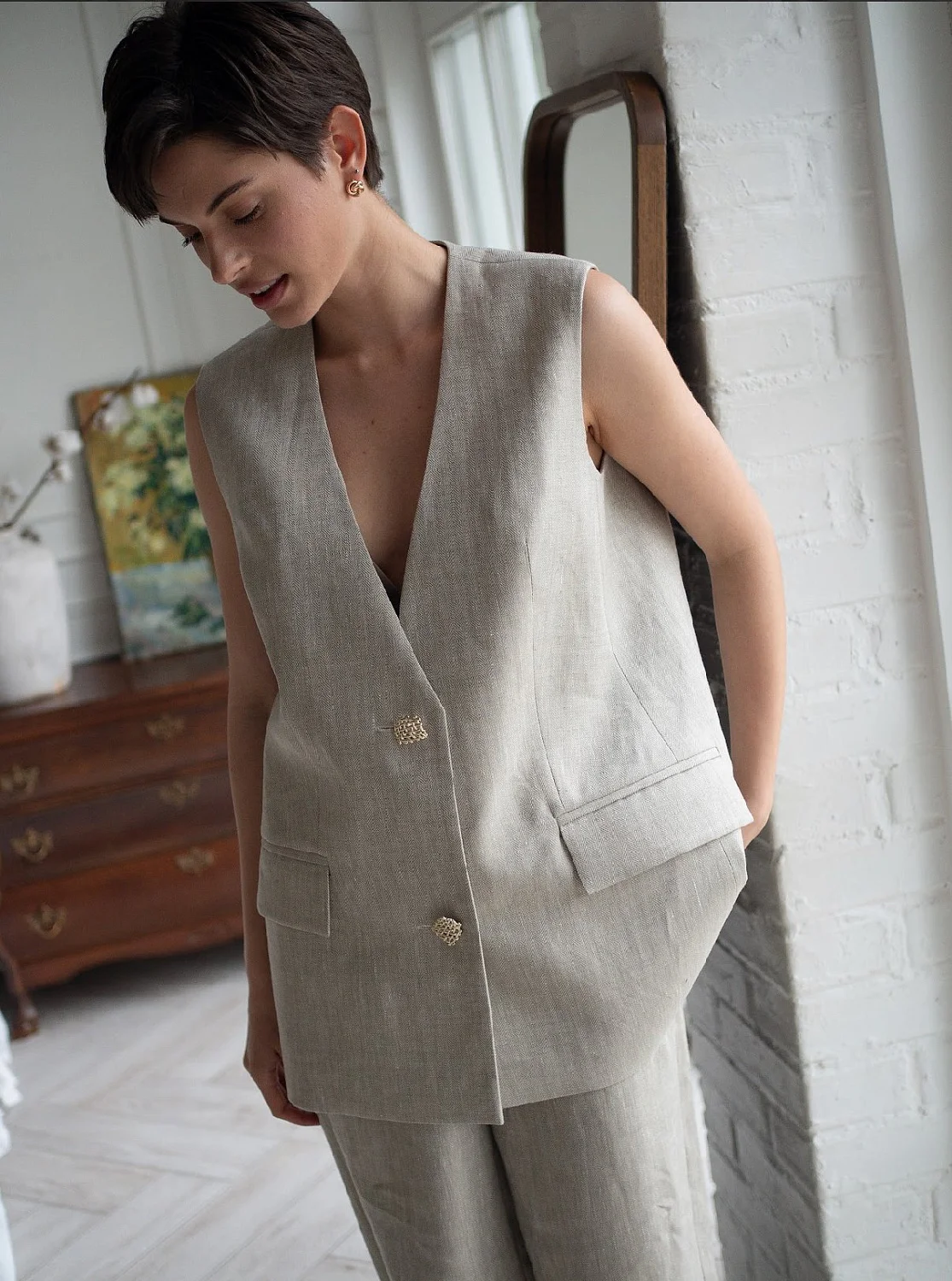 Жилет удлиненный цв. беж (рис.мелкая ёлочка)