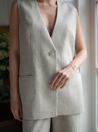 Купить Жилет удлиненный цв. беж (рис.мелкая ёлочка) в фирменном магазине спортивной одежды Brillante.by