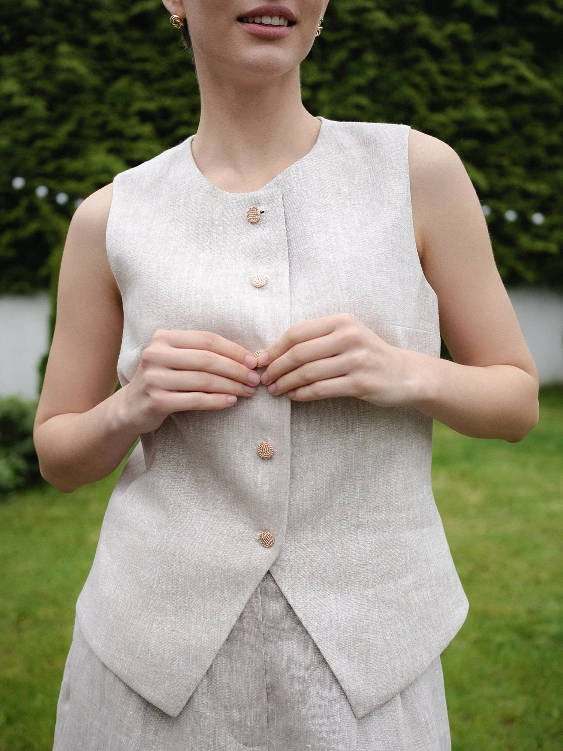 Жилет с круглым горлом цвет натуральный