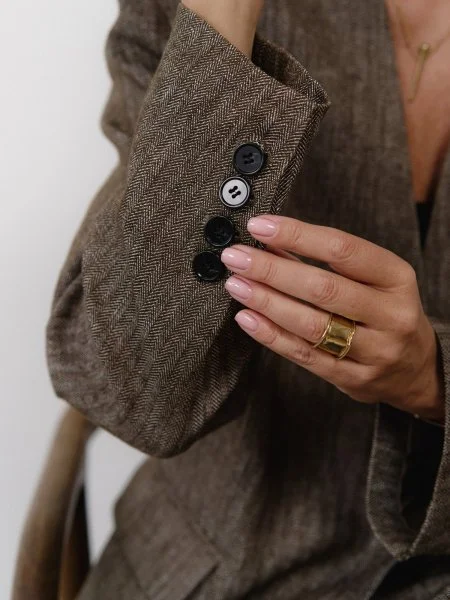 Пиджак без воротника цв.коричневый , рис. елочка - в фирменном магазине спортивной одежды Brillante.by